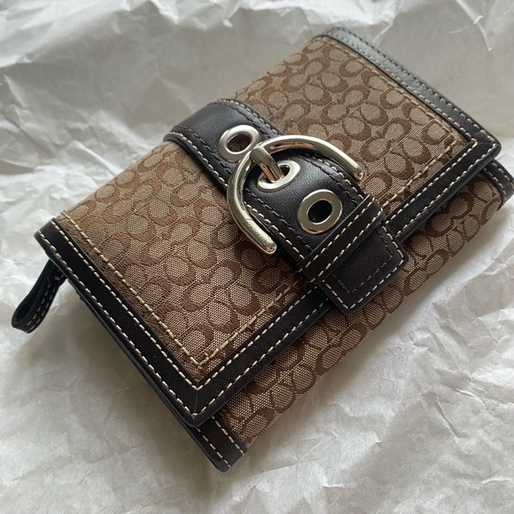 Coach signature canvas and leather buckle wallet - Picture 2 of 6